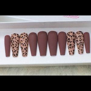 Cheetah 🐆 print press on nails